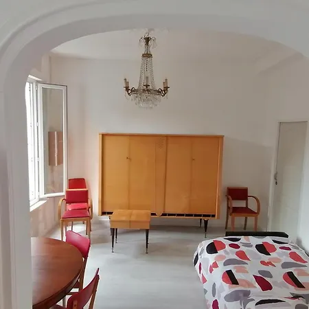Apartment Accessible *
